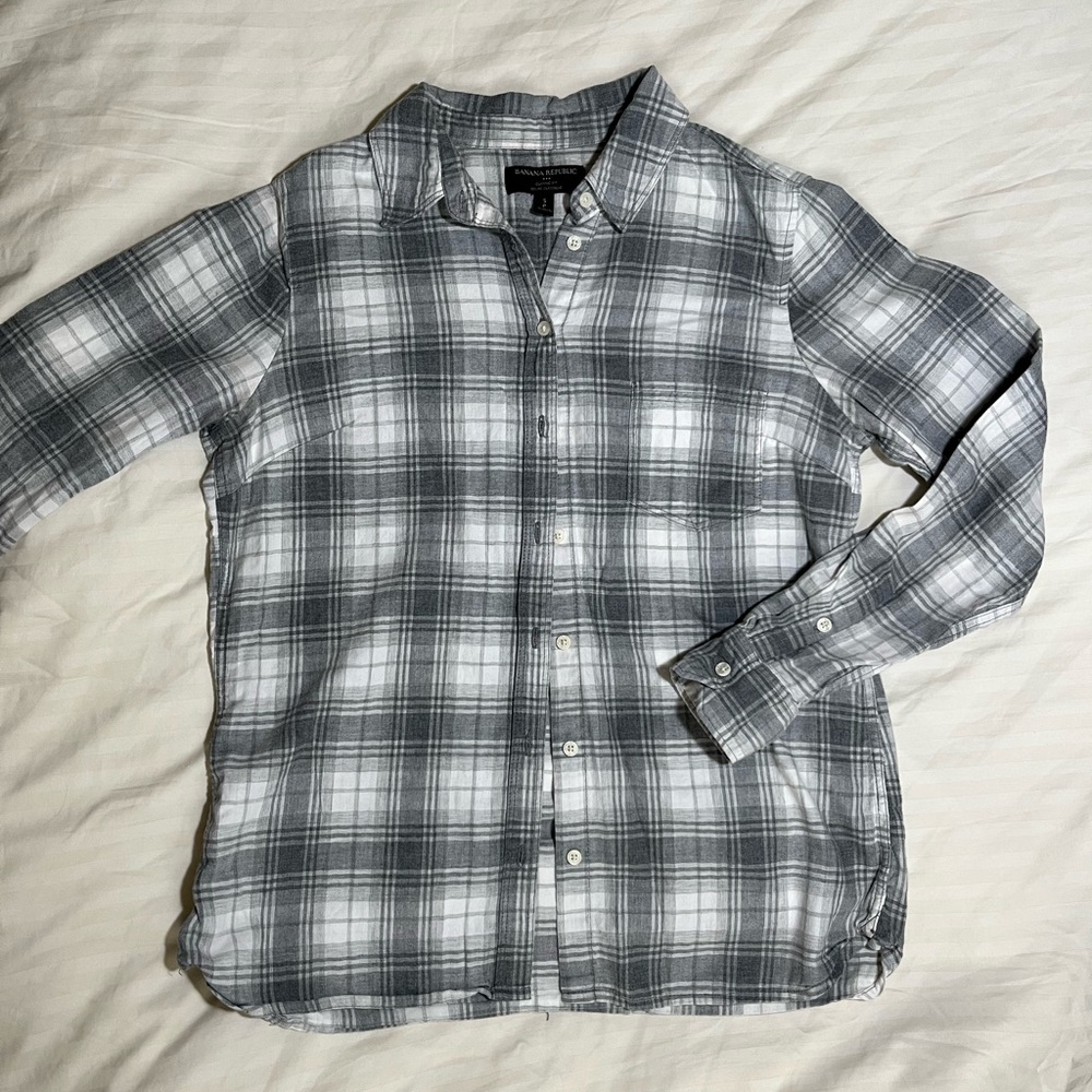Banana Republic Grey and White Plaid Button Down Shirt